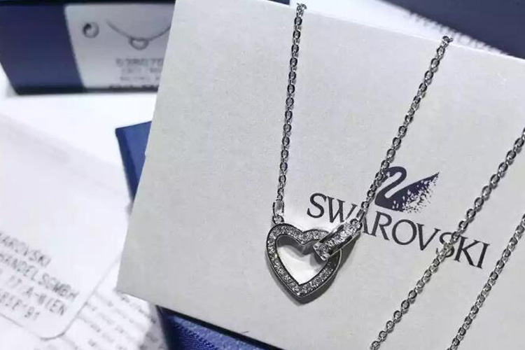天鵝起飛！施華洛世奇（Swarovski）換上新LOGO